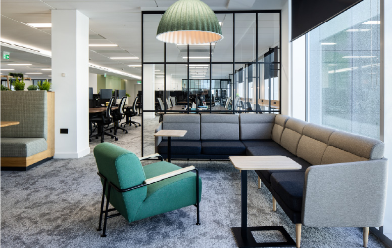 Chairs & Seating