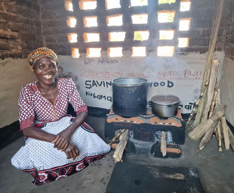Ripple Africa fuel-efficient cookstove programme in Malawi